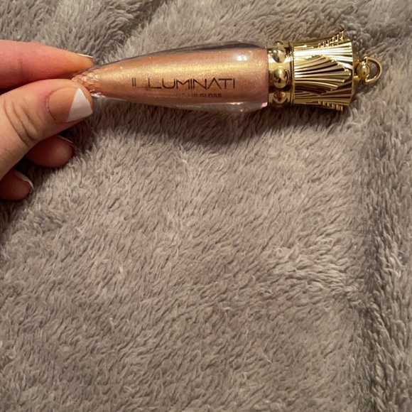 Make up items - Picture 4 of 14